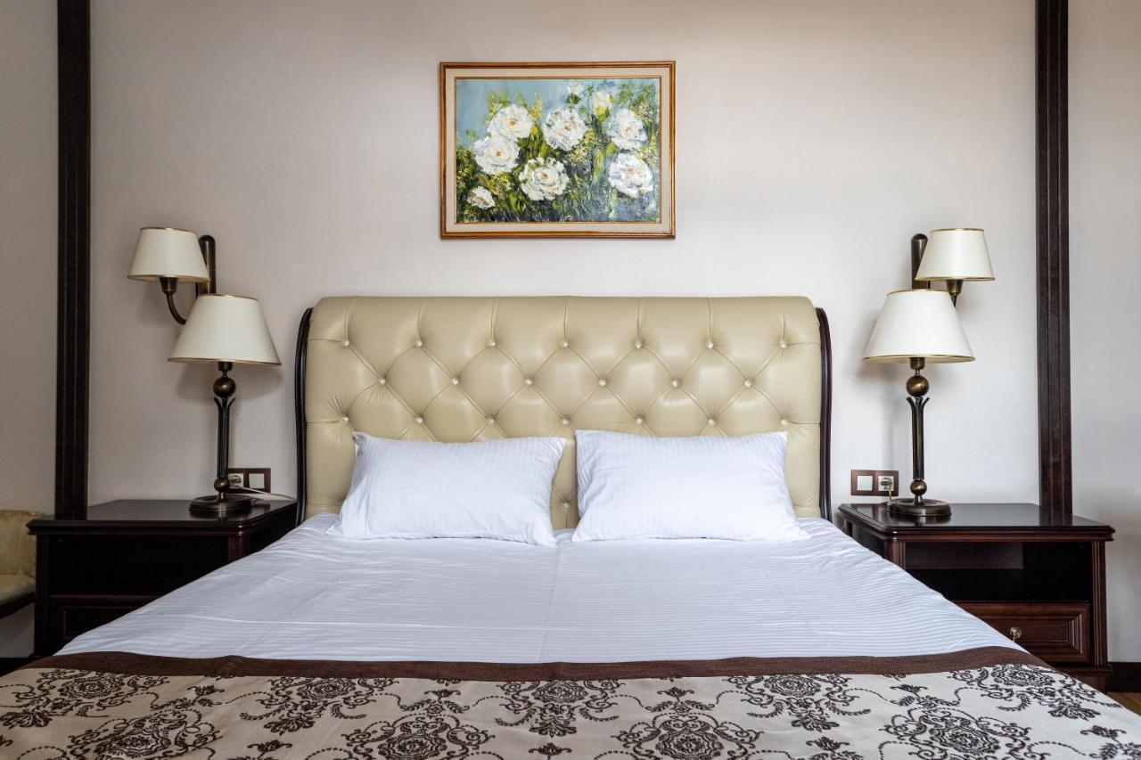 Du Mont Hotel